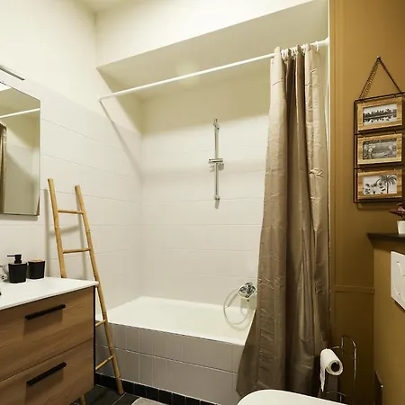 Espace Cuesmois 게스트하우스